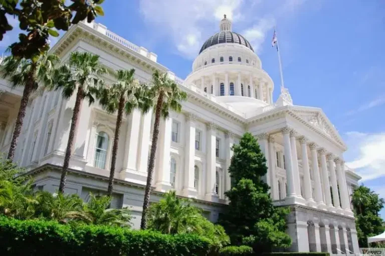 California Political Leaders Introduce Punishing Vape Legislation